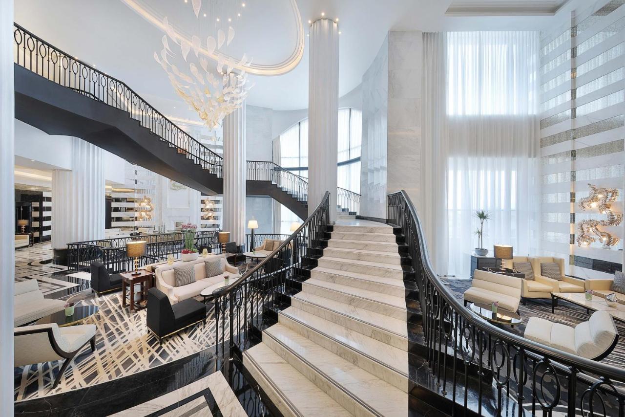 The St. Regis Отель