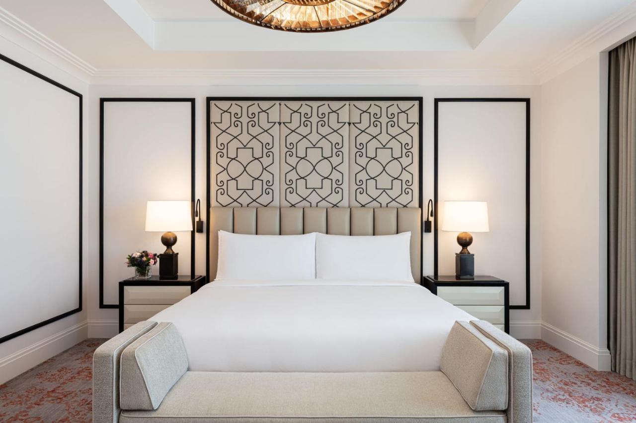 The St. Regis Отель